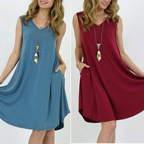 NEW- TEAL V NECK SLVLSS ROUND HEM POCKET DRESS - Picture 2 of 6